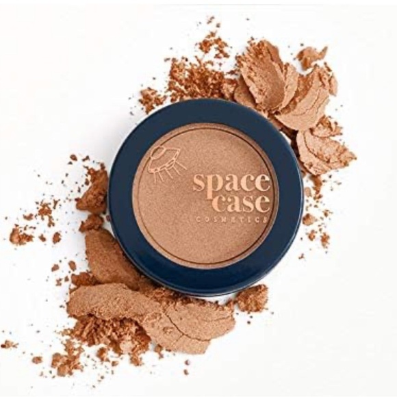 Space Case Cosmetics Bronzer in Fakecation - Picture 7 of 7